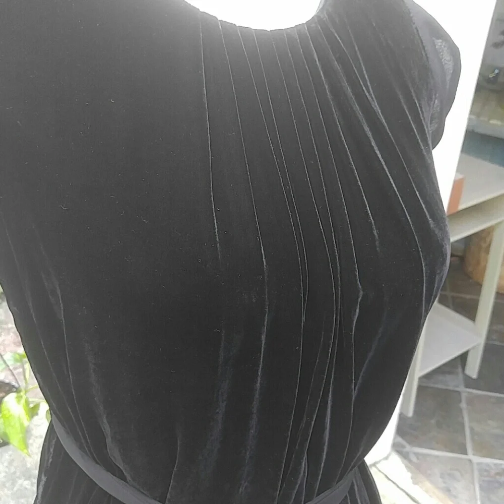 BCBG Lady's Velour Top - Picture 2 of 3